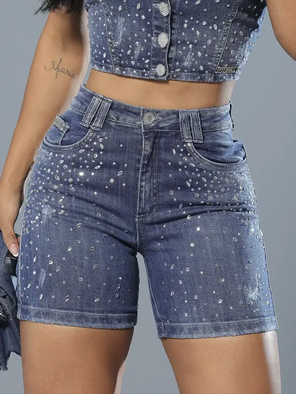 Bermuda Meia Coxa Versátil e Confortável com Detalhes de Pedrarias Pit Bull Jeans Luxo