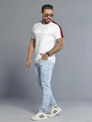 Camiseta Gola V Estilosa com Mangas Personalizadas e Logomania Pit Bull Jeans Luxo