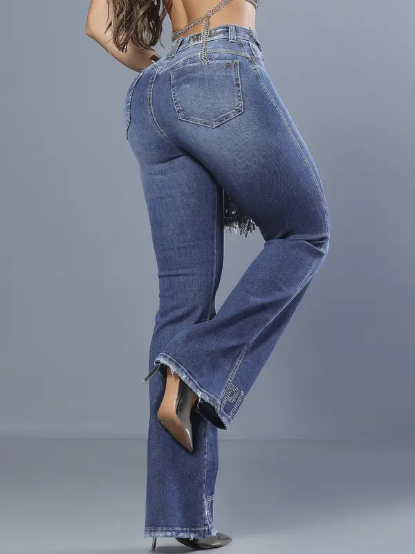 Calça Flare Elegante com Caimento Sofisticado e Escrita Brilhosa Pit Bull Jeans Luxo