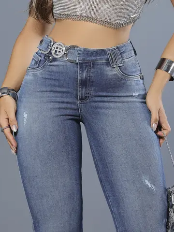 Calça Flare Elegante com Caimento Sofisticado e Escrita Brilhosa Pit Bull Jeans Luxo