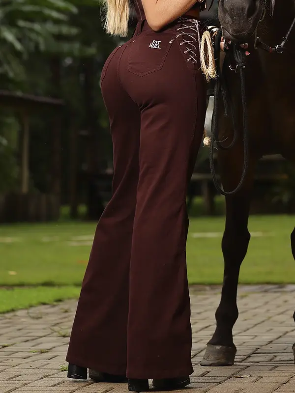 Calça Flare Elegante e Estilosa com Detalhes Laterais Brilhosos Pit Bull Jeans Luxo