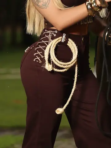 Calça Flare Elegante e Estilosa com Detalhes Laterais Brilhosos Pit Bull Jeans Luxo