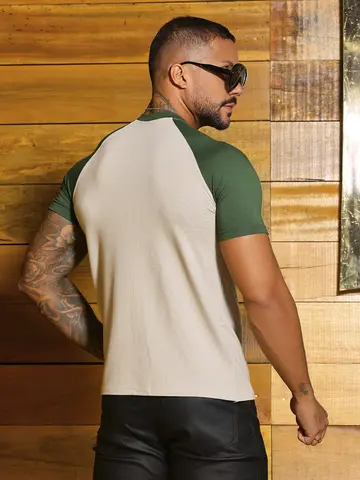 Camiseta Gola O Sofisticada com Estilo Esportivo e Estampa em Relevo Pit Bull Jeans Luxo