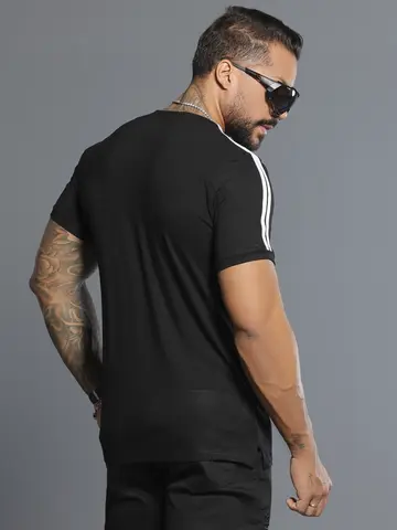 Camiseta Gola O Preta Sofisticada com Logomania em Relevo Pit Bull Jeans Luxo