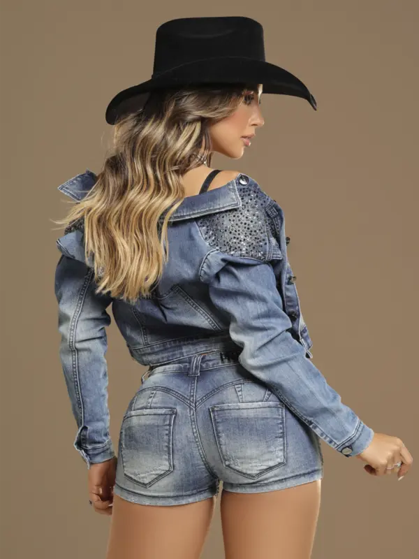 Jaqueta Conceito Estilosa e Sofisticada com Detalhes em Pedrarias Pit Bull Jeans