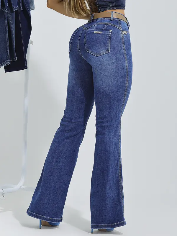 Calça Flare Elegante com Modelagem Ajustada e Cinto Personalizado Pit Bull Jeans Premium