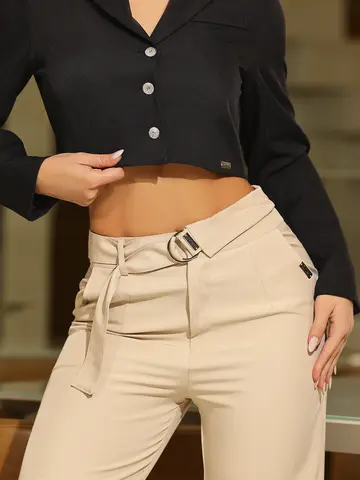 Calça Pantalona Elegante com Modelagem Alfaiataria e Cinto Casual Empório Pit Bull