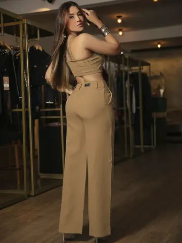 Conjunto Calça e Cropped Elegante e Versátil com Alças Personalizadas Empório Pit Bull