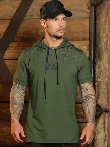 Camiseta Masculina com Capuz Estiloso e Estampa em Relevo Pit Bull Jeans Luxo