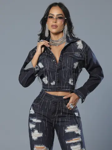 Jaqueta Cropped Estilosa com Detalhes Destroyeds e Franjas de Strass Pit Bull Jeans Luxo