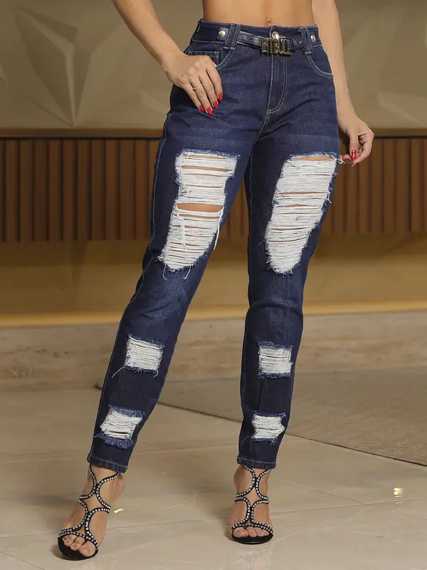 Calça Boyfriend Autêntica e Confortável com Detalhes Destroyeds Pit Bull Jeans Premium
