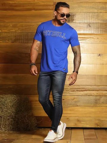 Camiseta Gola O Sofisticada e Casual com Estampa em Relevo Pit Bull Jeans Luxo