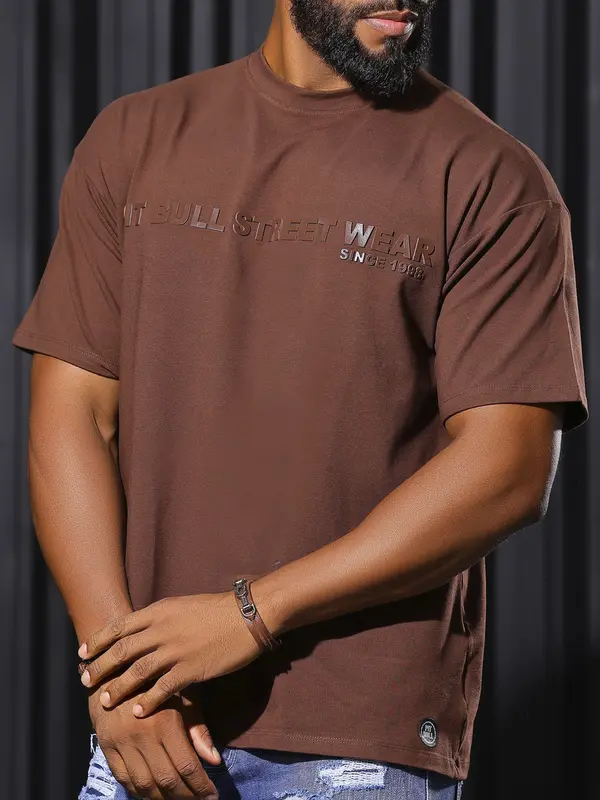 Camiseta Gola O Oversized Sofisticada e Casual com Estampa em Relevo Pit Bull Jeans Luxo