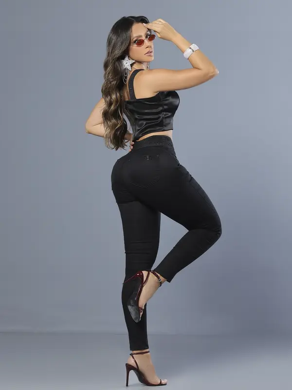 Calça Skinny Hot Pants Preta Sofisticada com Elástico no Cós Pit Bull Jeans Luxo