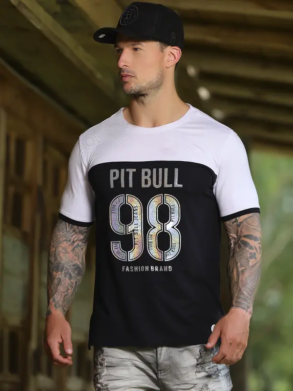 Camiseta Gola O Sofisticada com Caimento Confortável e Estampa em Relevo Pit Bull Jeans Luxo