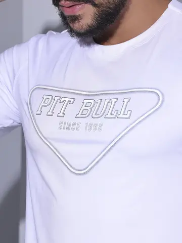 Camiseta Gola O Sofisticada e Confortável com Estampa em Relevo Pit Bull Jeans Luxo