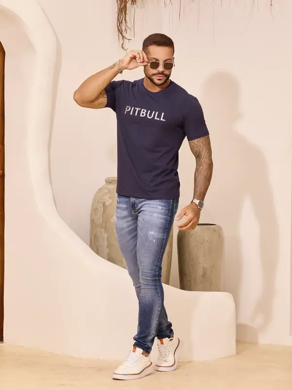 Camiseta Gola O Autêntica e Casual com Estampa Metalizada Pit Bull Jeans Premium
