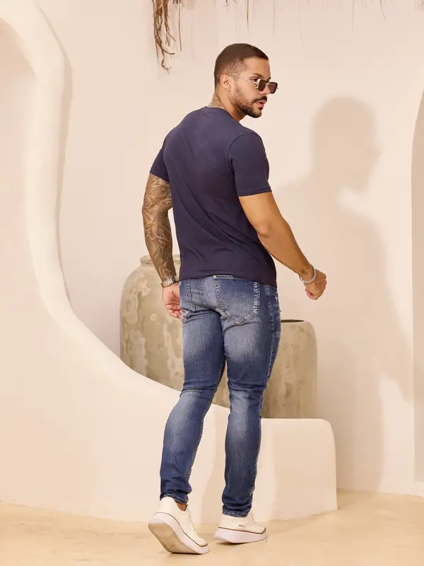 Camiseta Gola O Autêntica e Casual com Estampa Metalizada Pit Bull Jeans Premium