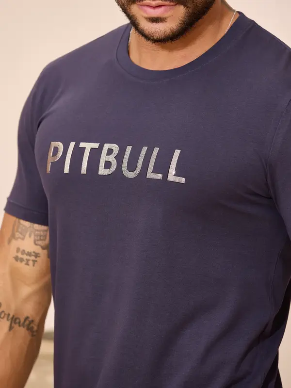 Camiseta Gola O Autêntica e Casual com Estampa Metalizada Pit Bull Jeans Premium