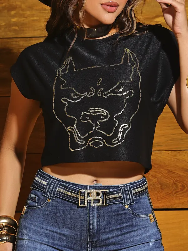 T-Shirt Cropped Autêntica e Confortável com Estampa em Relevo Pit Bull Jeans Luxo