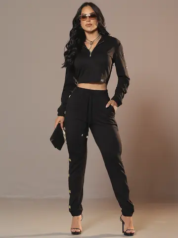 Jaqueta Cropped Preta Estilosa com Detalhes nas Mangas e Capuz Pit Bull Jeans Luxo
