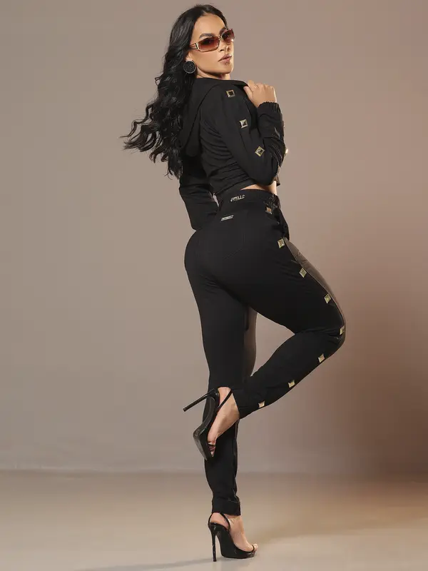 Calça Jogger Feminina com Recortes e Aplicações Metalizadas Pit Bull Jeans Luxo