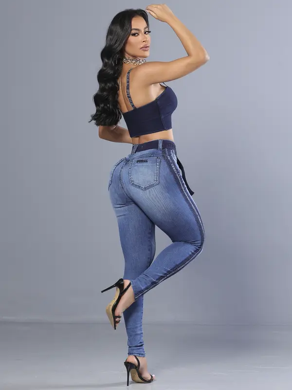 Calça Hot Pants Modeladora com Lateral de Strass e Cinto Personalizado Pit Bull Jeans Luxo