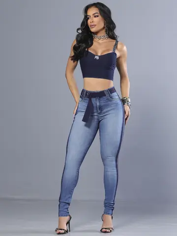 Calça Hot Pants Modeladora com Lateral de Strass e Cinto Personalizado Pit Bull Jeans Luxo