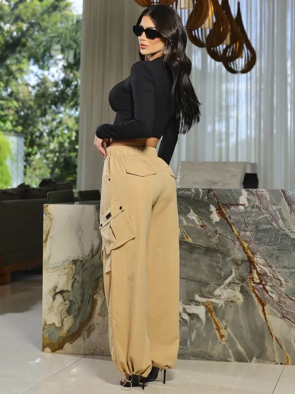 Calça Parachutes Fashion e Versátil com Bolsos Cargos Empório Pit Bull