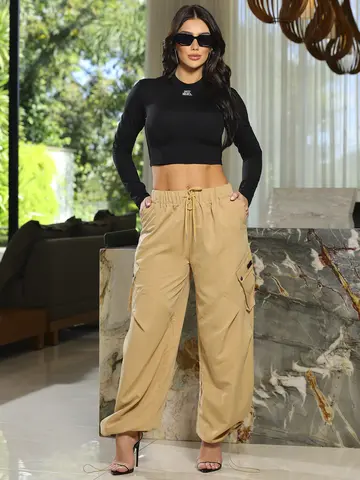 Calça Parachutes Fashion e Versátil com Bolsos Cargos Empório Pit Bull