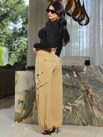 Calça Parachutes Fashion e Versátil com Bolsos Cargos Empório Pit Bull