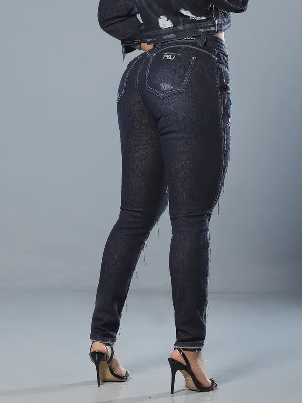 Calça Boyfriend Estilosa com Franjas de Strass e Detalhes Destroyed Pit Bull Jeans Luxo
