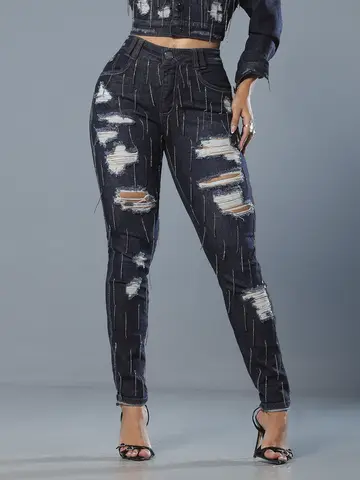 Calça Boyfriend Estilosa com Franjas de Strass e Detalhes Destroyed Pit Bull Jeans Luxo