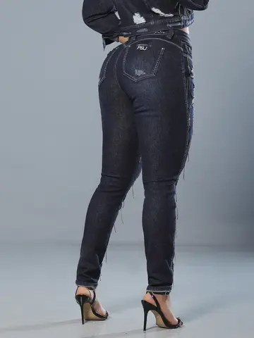 Calça Boyfriend Estilosa com Franjas de Strass e Detalhes Destroyed Pit Bull Jeans Luxo