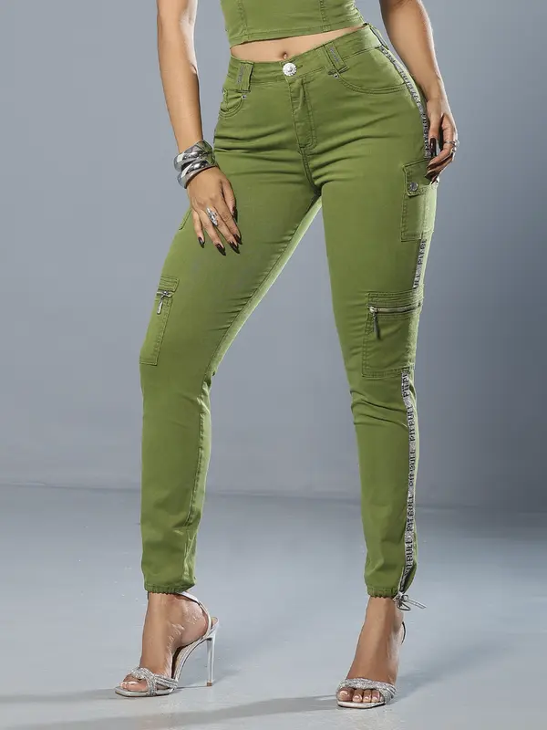 Calça Jogger Verde Sofisticada com Bolsos Cargo e Lateral Personalizada Pit Bull Jeans Luxo