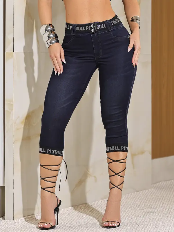 Calça Capri Fashion e Modeladora com Cinto Personalizado Pit Bull Jeans Luxo
