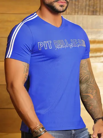Camiseta Gola V Autêntica e Casual com Estampa em Relevo Pit Bull Jeans Luxo