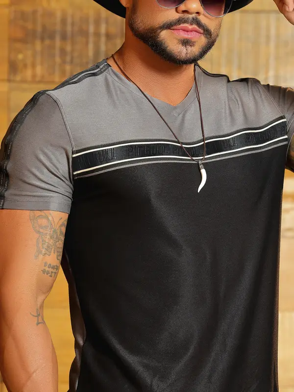 Camiseta Gola V Sofisticada e Versátil com Detalhes Personalizados Pit Bull Jeans Luxo