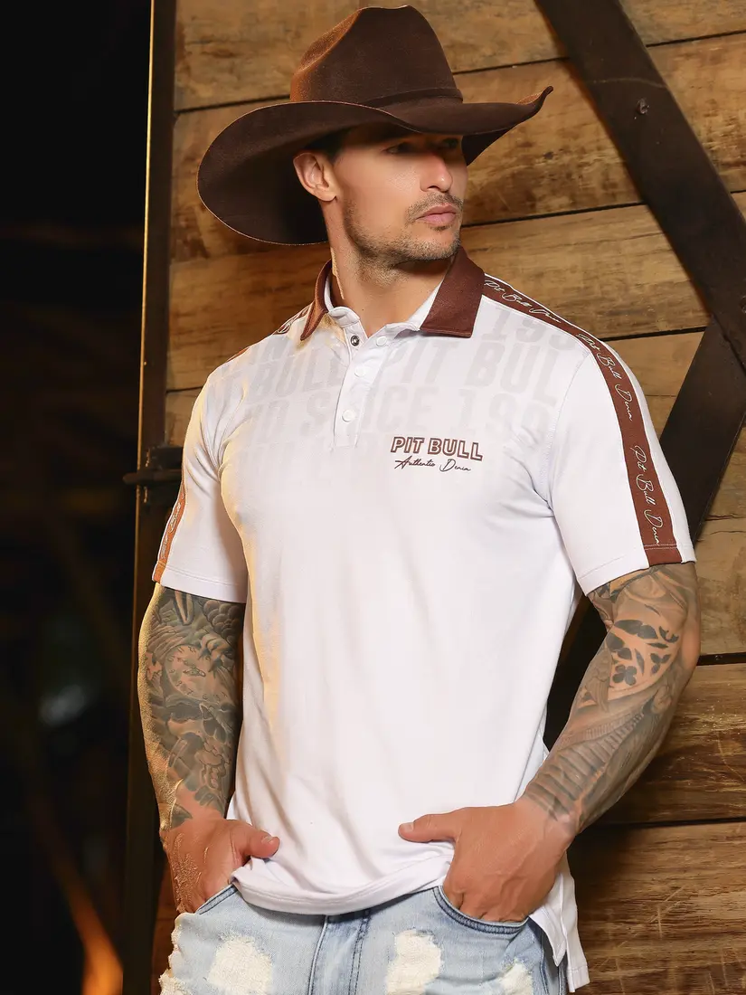 Polo Masculina Autêntica com Detalhe nos Ombros e Estampa em Relevo Pit Bull Jeans Luxo