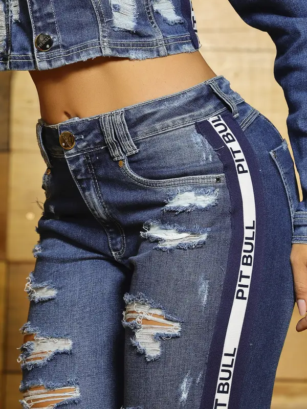 Calça Boyfriend Autêntica com Detalhes Destroyeds e Faixas Laterais Pit Bull Jeans Luxo