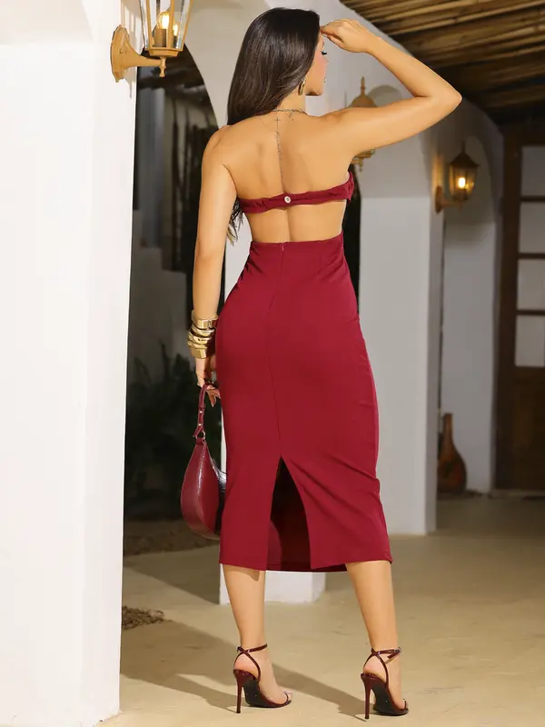 Vestido Midi Elegante e Modelador com Enfeite no Busto Empório Pit Bull