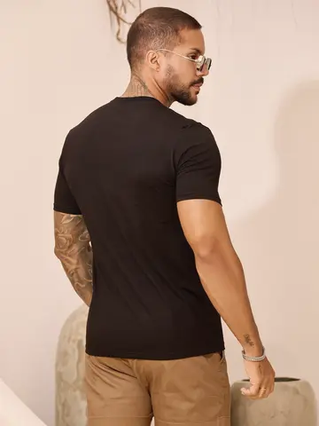 Camiseta Masculina Estilosa e Casual com Escrita em Relevo Pit Bull Jeans Premium