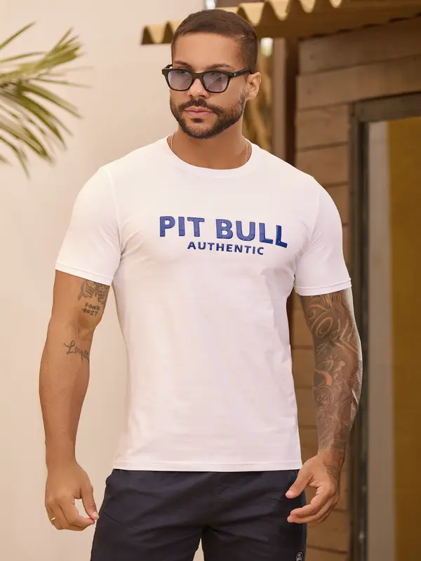 Camiseta Masculina Autêntica e Casual com Estampa em Relevo Pit Bull Jeans Premium