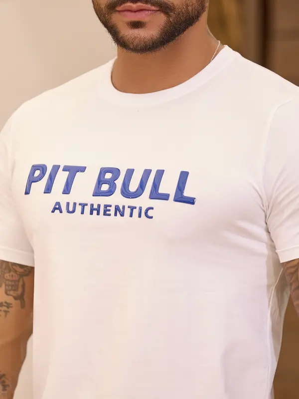 Camiseta Masculina Autêntica e Casual com Estampa em Relevo Pit Bull Jeans Premium