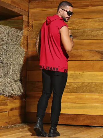 Camiseta Masculina Versátil com Capuz e Estampa em Relevo Pit Bull Jeans Luxo