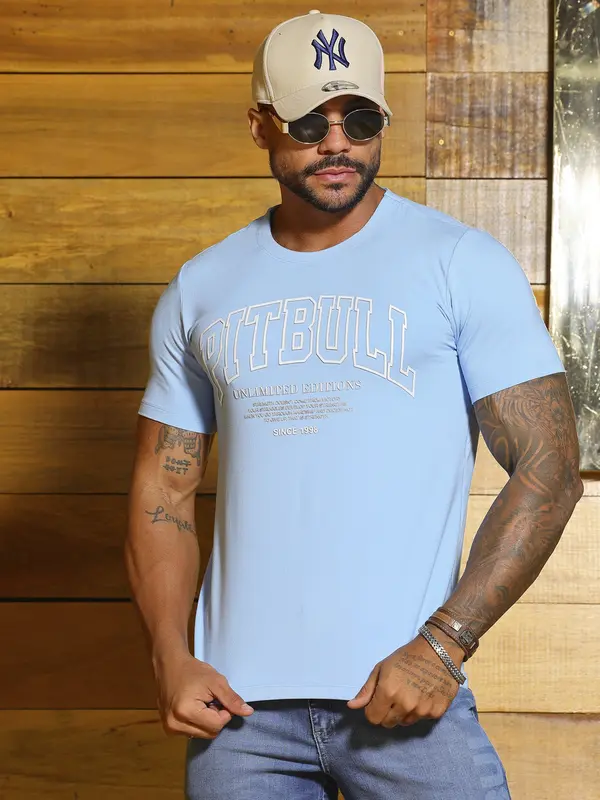 Camiseta Masculina Autêntica e Casual com Estampa em Relevo Pit Bull Jeans Luxo