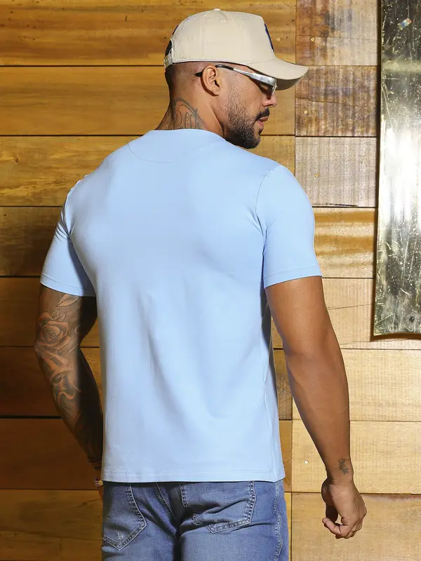 Camiseta Masculina Autêntica e Casual com Estampa em Relevo Pit Bull Jeans Luxo