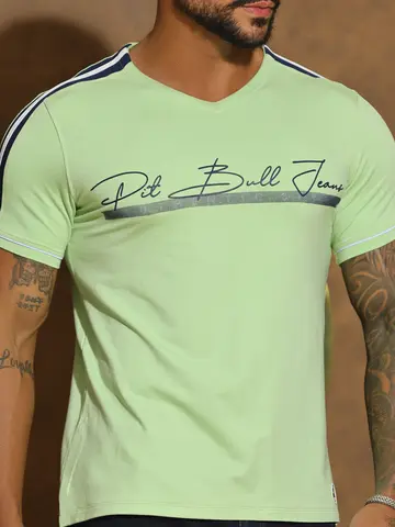 Camiseta Masculina Gola V Estilosa e Verstátil com Escrita em Relevo Pit Bull Jeans Luxo