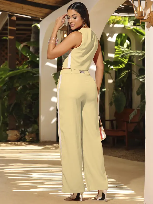 Conjunto Colete e Calça Empório Pit Bull Elegante e Versátil com Recortes Laterais