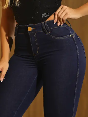 Calça Hot Pants Modeladora e Casual com Lavado Clássico Pit Bull Jeans Basic